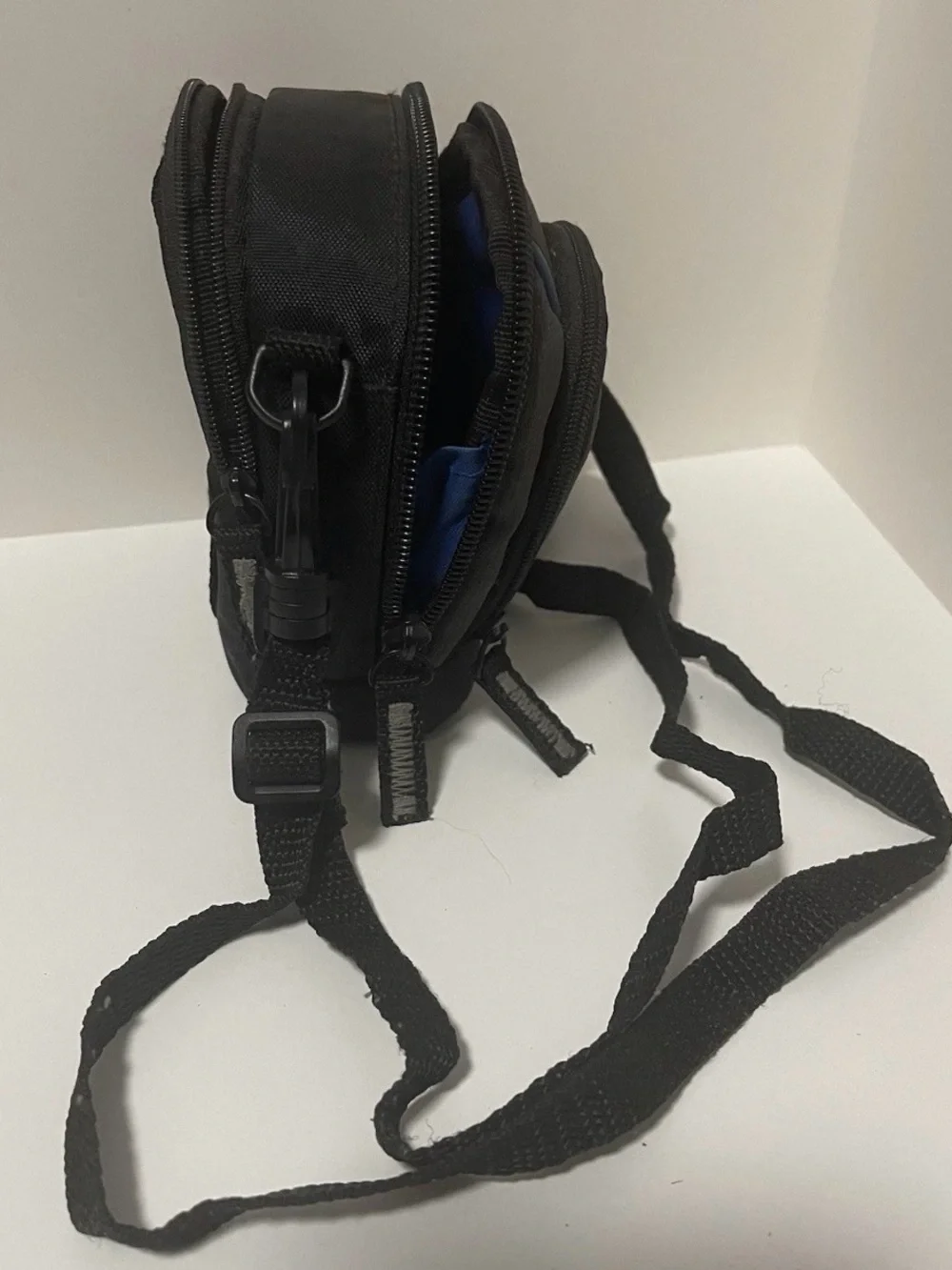Case Logic Camera Case Padded Black And Blue W/ Belt Loop & Strap 3 Zip Pouch